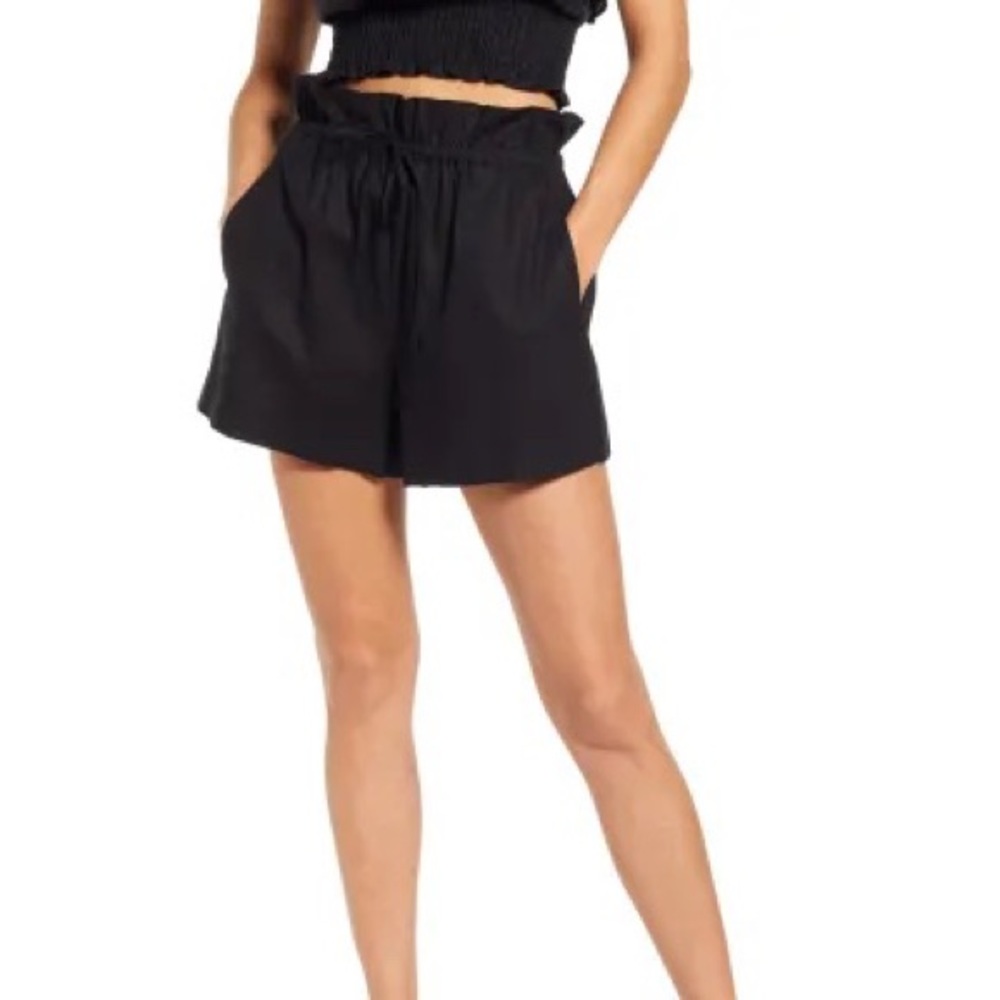 Paperbag waist linen shorts